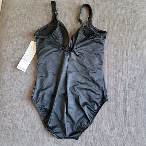 Trimshaper Women Black & White Photo Op Randi One-Piece Swimsuit Size 14 - Picture 7 of 9